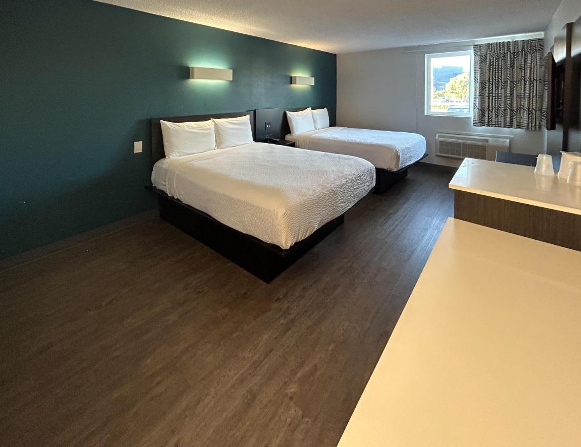 Hotel 6 Carson, Ca 4*