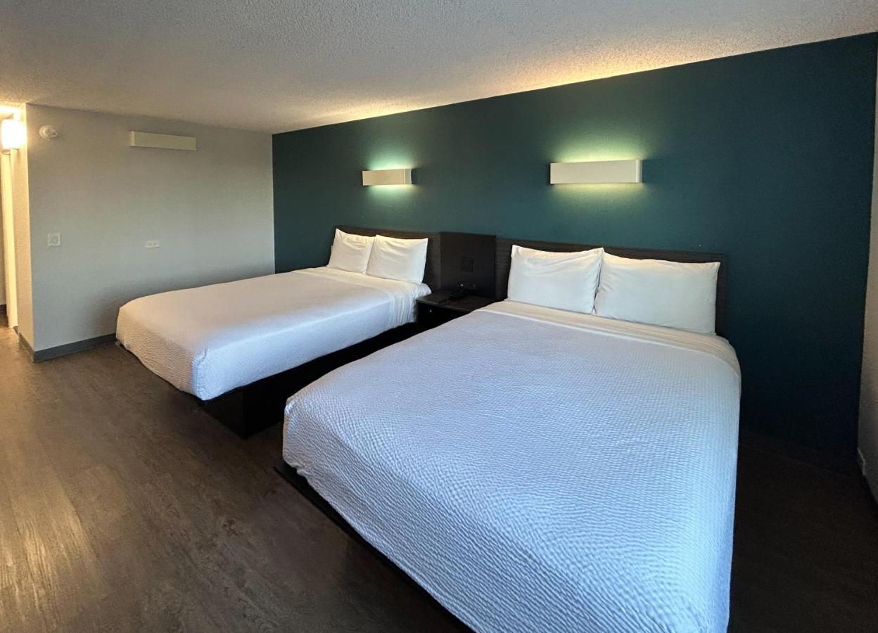 6 Carson, Ca Hotel