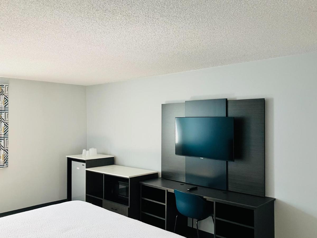 6 Carson, Ca 4*