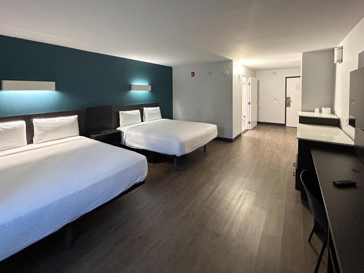 6 Carson, Ca 4* Carson