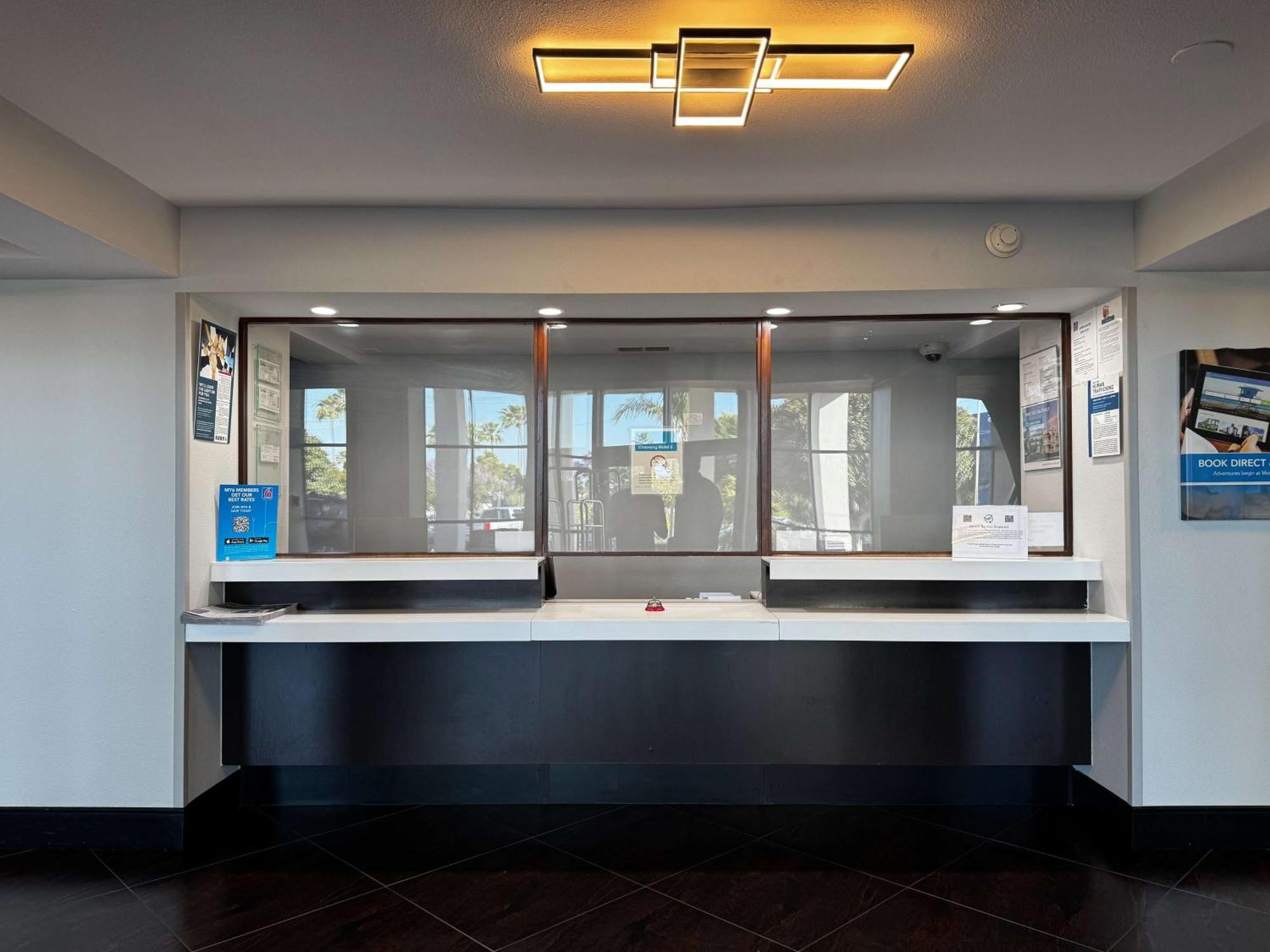 Hotel 6 Carson, Ca 4*